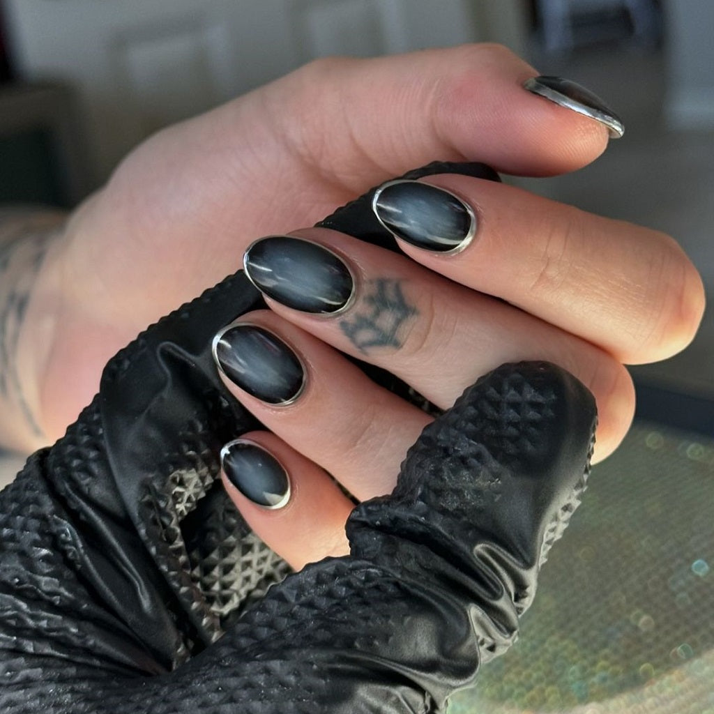 Dark Grey Metallic Silver French Tip Oval Dark Grey Metallic Silver French Tip Oval — Dark Nails