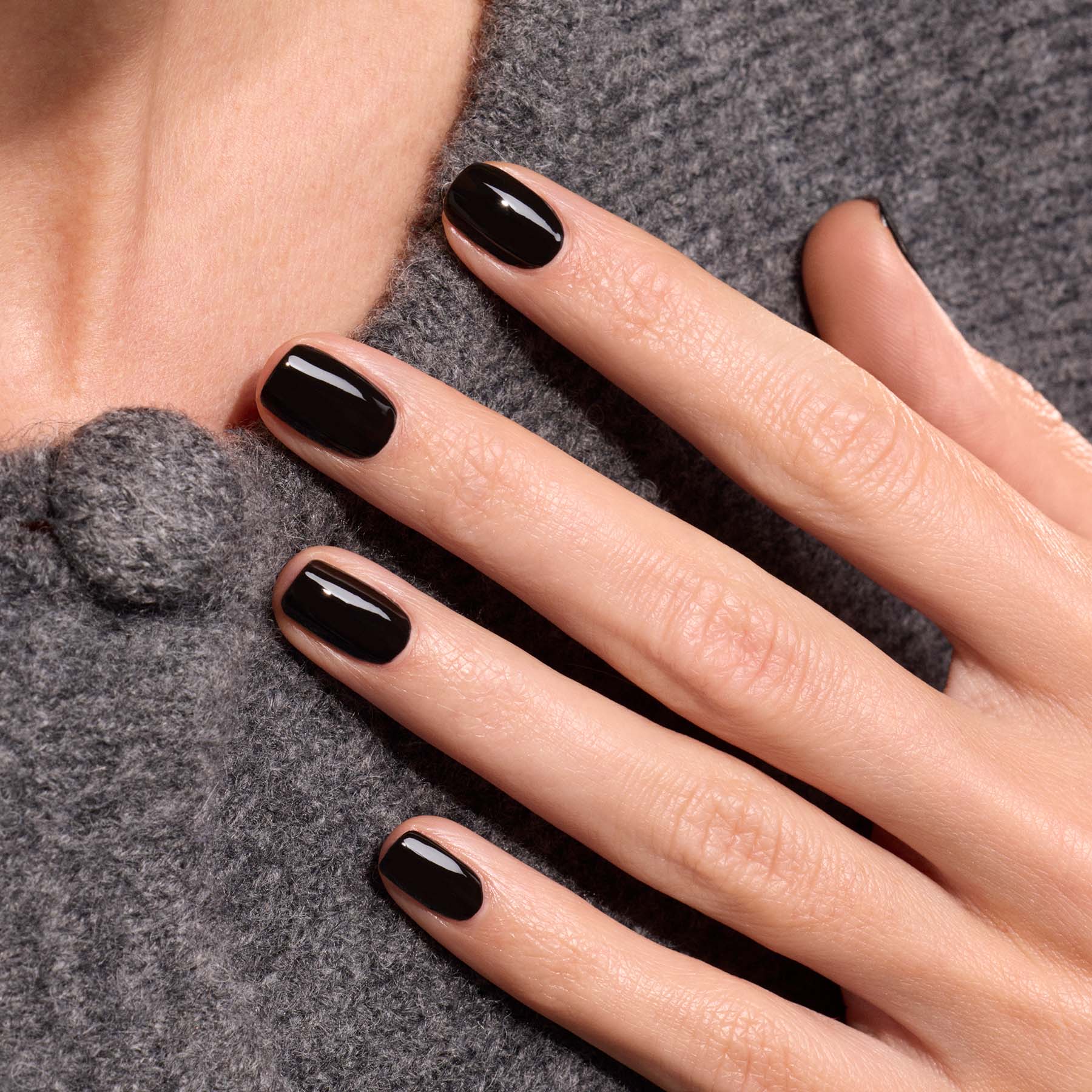 High Gloss Visual Idea High Gloss Visual Idea — Black Nails