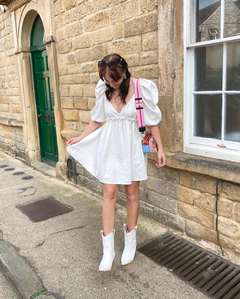 Chic White Puff-Sleeve Dress with Colorful Crossbody Bag Chic White Puff-Sleeve Dress with Colorful Crossbody Bag — Nashville Outfits