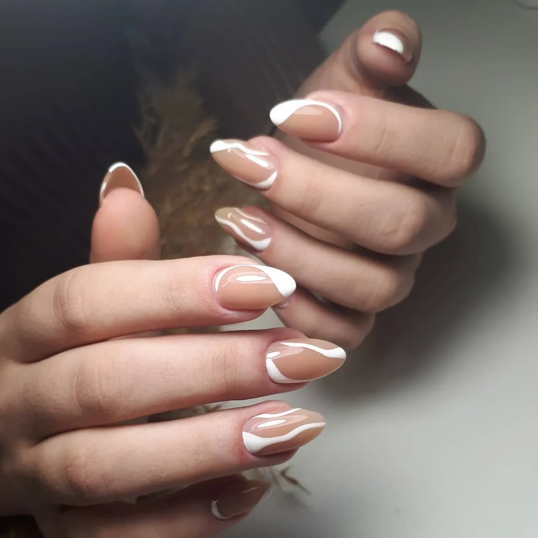 30 Elegant Milky Oval Nails With a Glossy Shine for a Timeless, Feminine Manicure Look