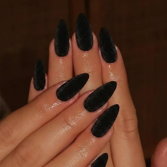 Long Almond Visual Idea Long Almond Visual Idea — Black Nails
