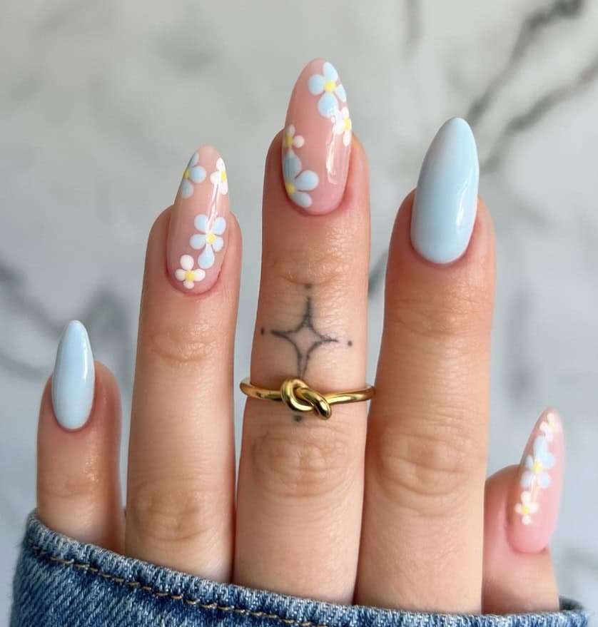 Stiletto Ombre from Baby Blue to Dark Blue — Blue Nails