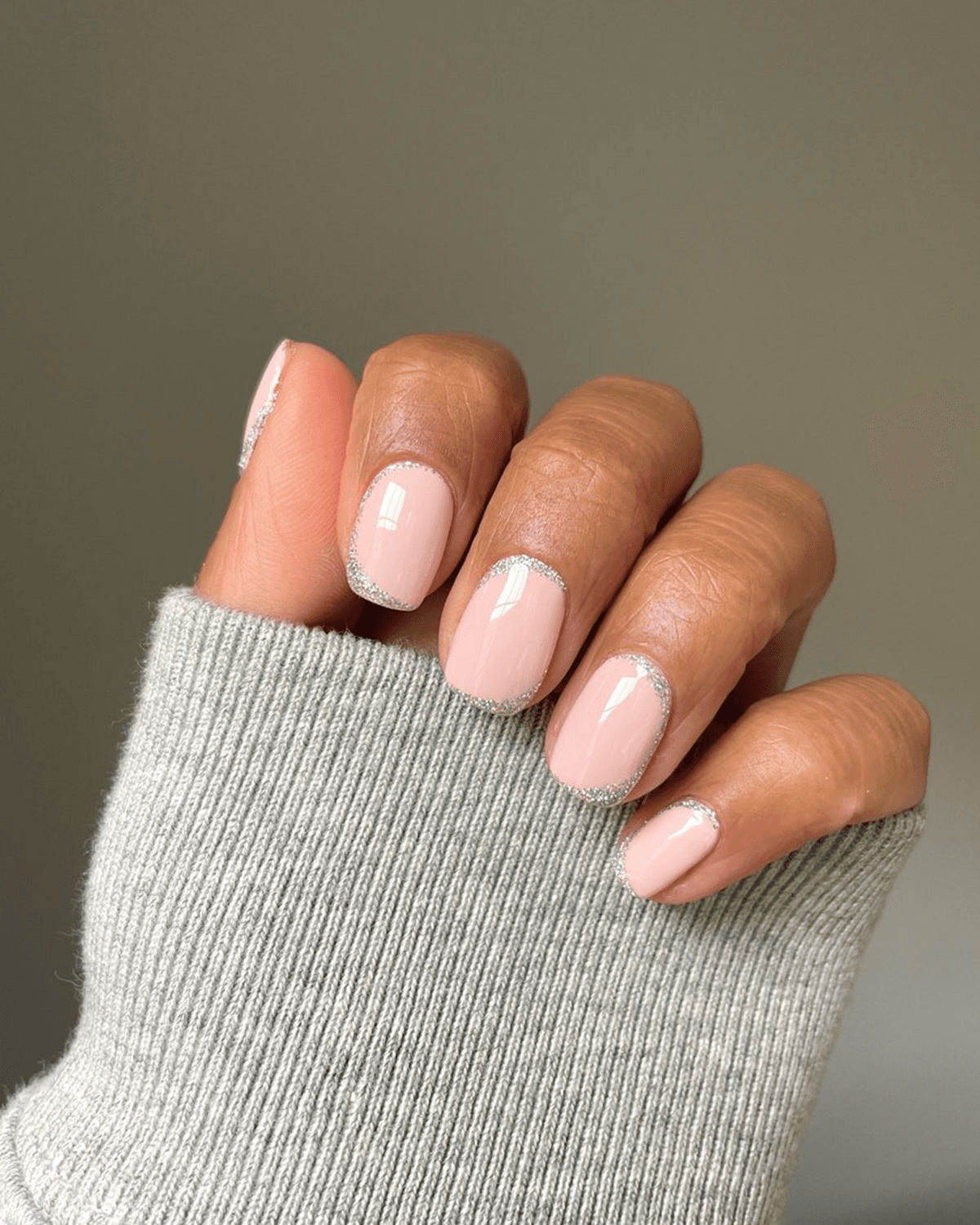 Light Pink Glitter French Tip Nails — Short Round Nails
