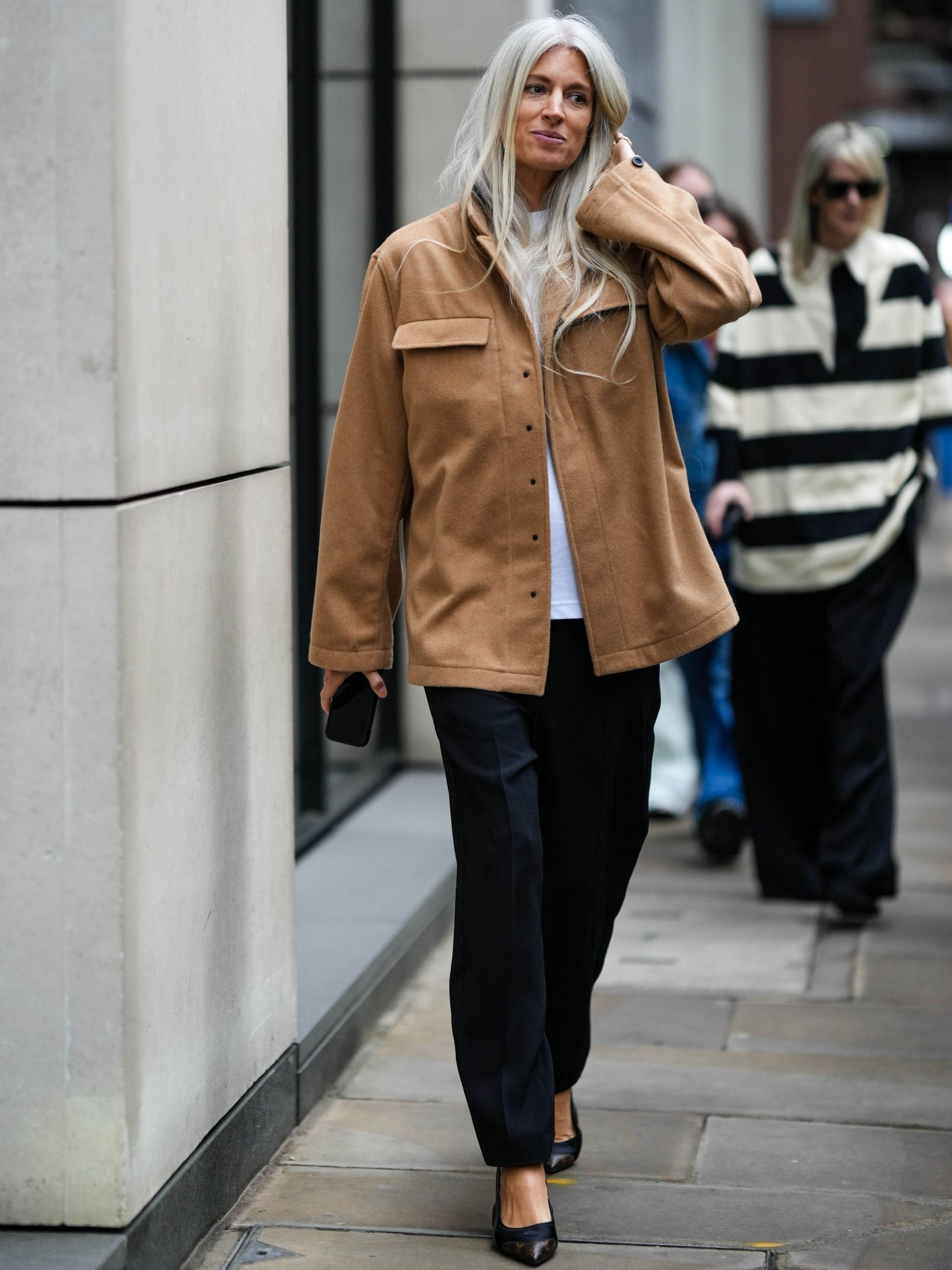 Oversized Brown Shacket Over Tailored Trousers for Casual Chic Oversized Brown Shacket Over Tailored Trousers for Casual Chic — London Outfits