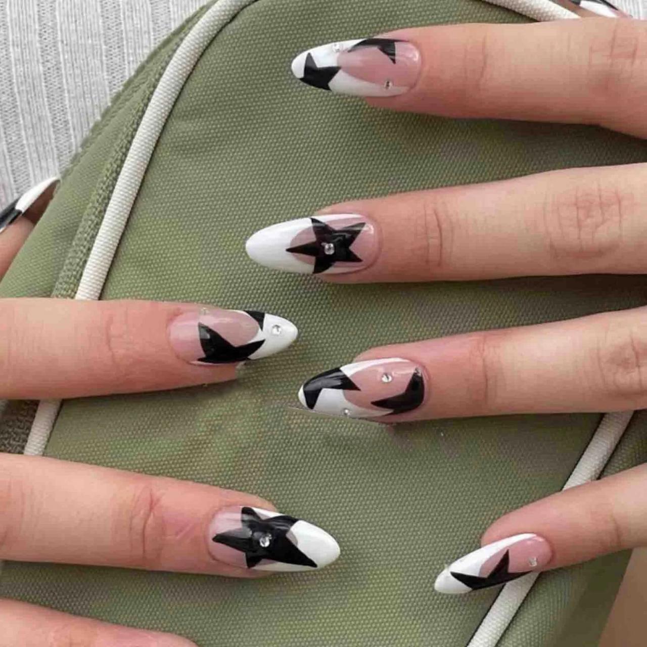 White French Tip Black Matte Star Nails White French Tip Black Matte Star Nails