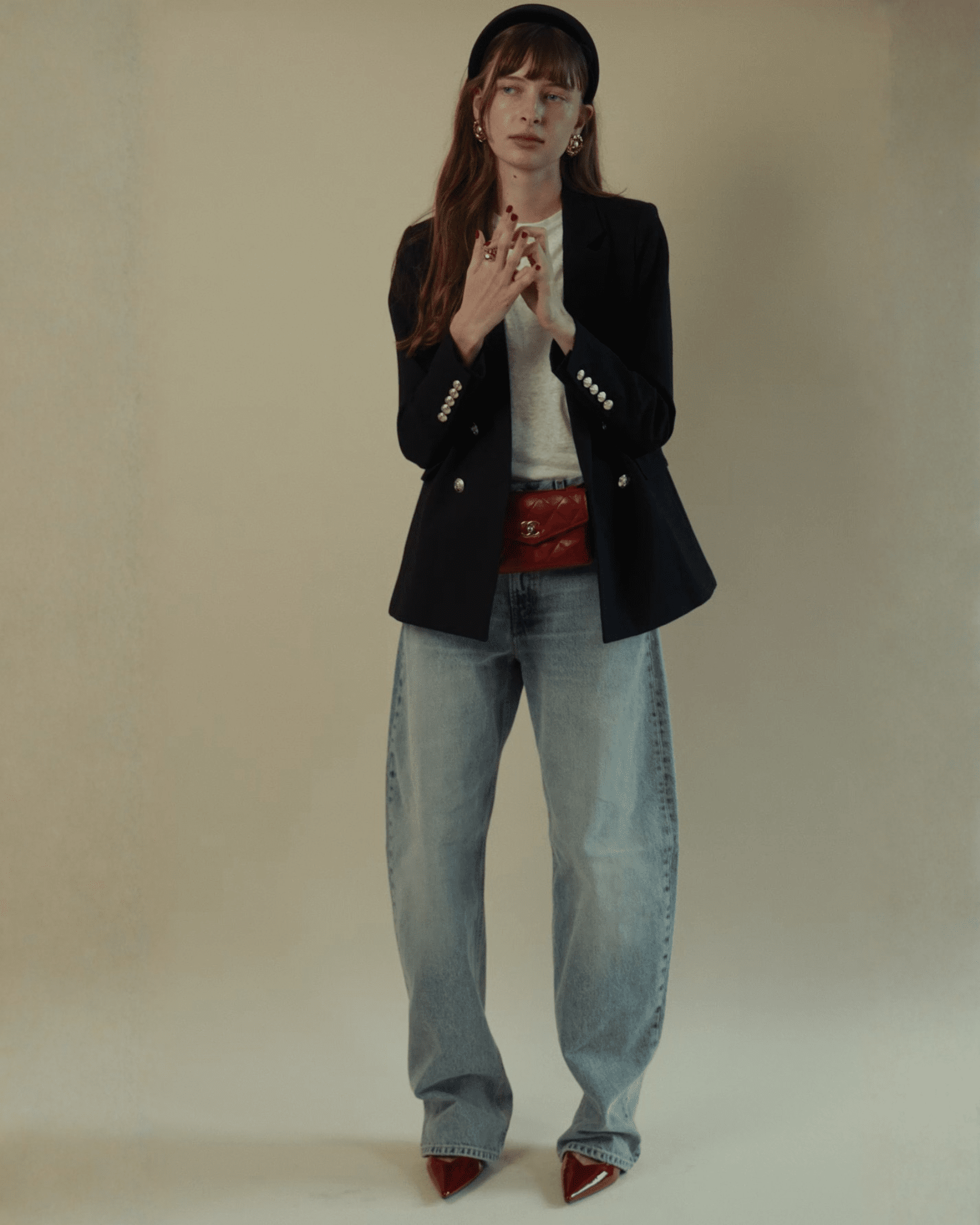 Chic 90s Look with Wide-Leg Jeans and Blazer — 90s Outfits