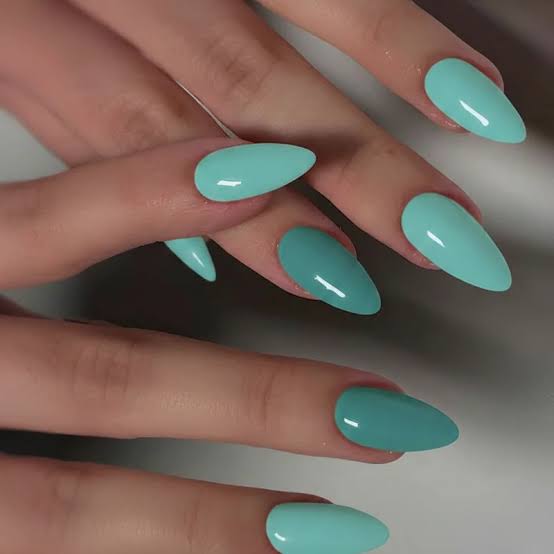 Two-Tone Teal Gradient Almond Nails — Teal Nails