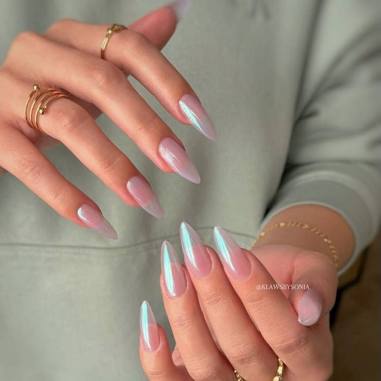 Holographic Chrome Stiletto Nails Holographic Chrome Stiletto Nails — Clear Nails