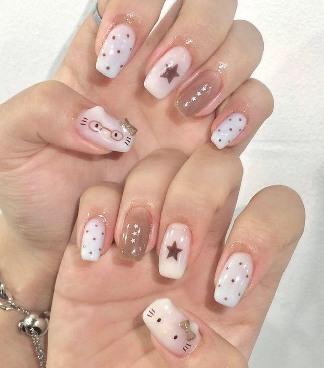 Quirky Hello Kitty With Glasses — Hello Kitty Nails