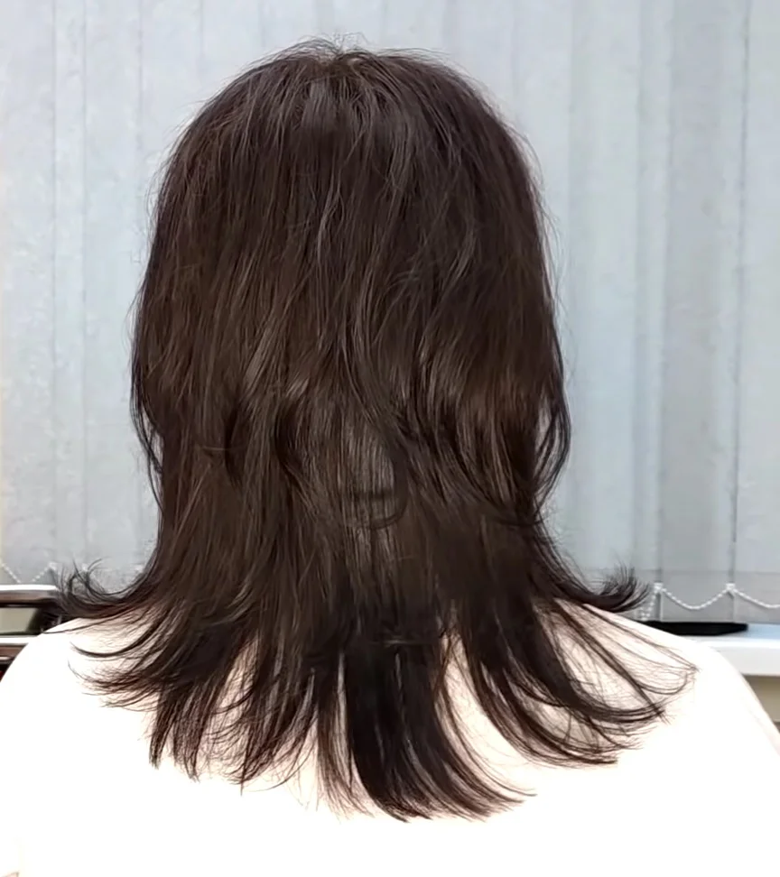 Medium-Length Haircuts with Layers: 25 Stylish Ideas for 2026