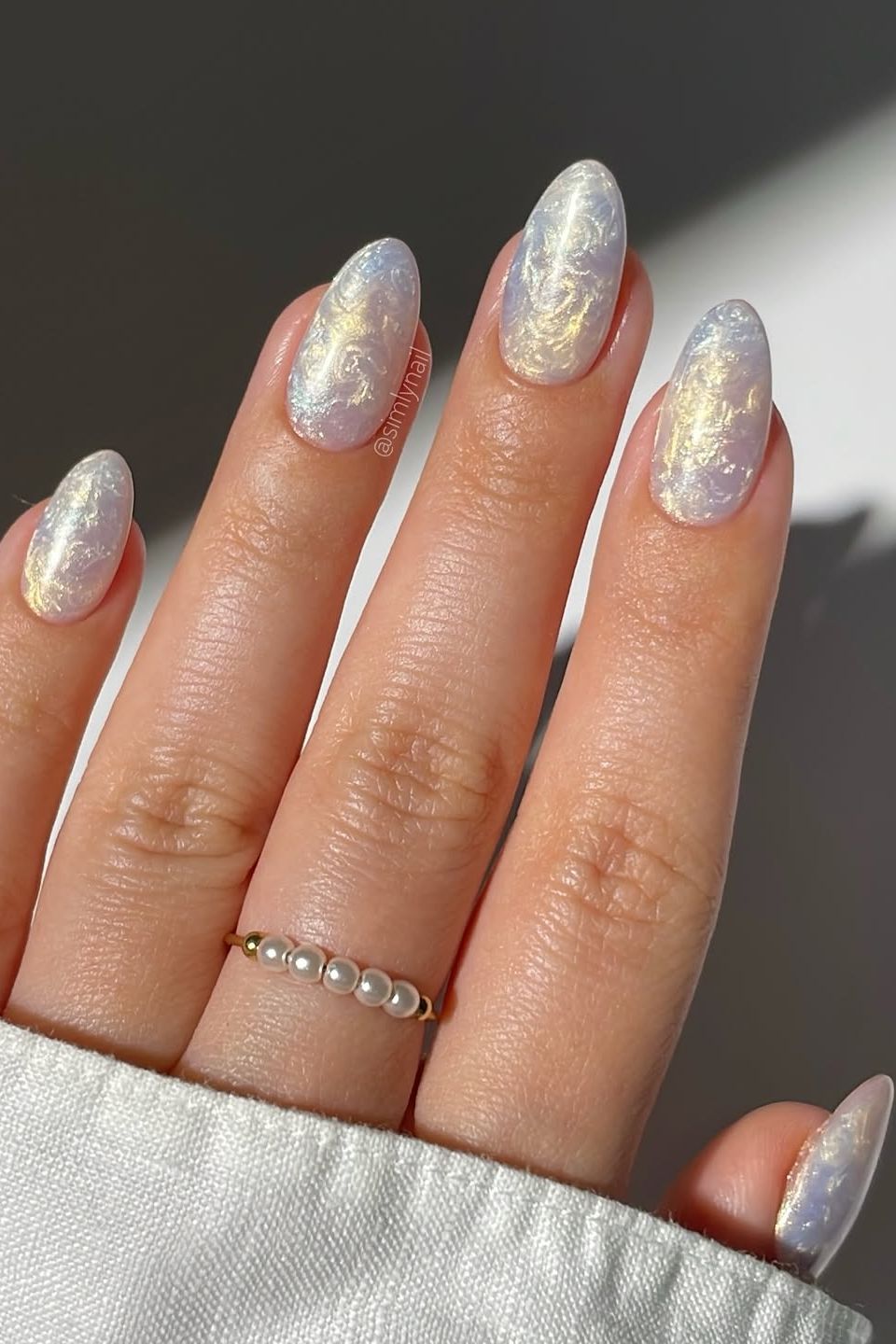 Medium Oval Glossy Iridescent Swirls — Wedding Nails