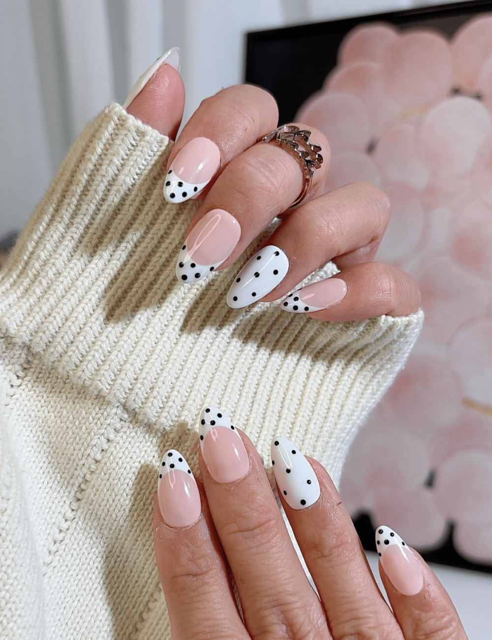 Everyday Playful French Tip and Polka Dot Nails Everyday Playful French Tip and Polka Dot Nails — Black and White Nails