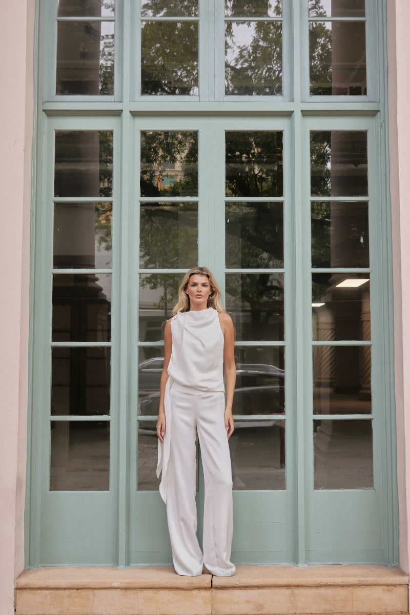 Chic Monochromatic White Draped Ensemble for Evening Elegance Chic Monochromatic White Draped Ensemble for Evening Elegance — Latina Outfits