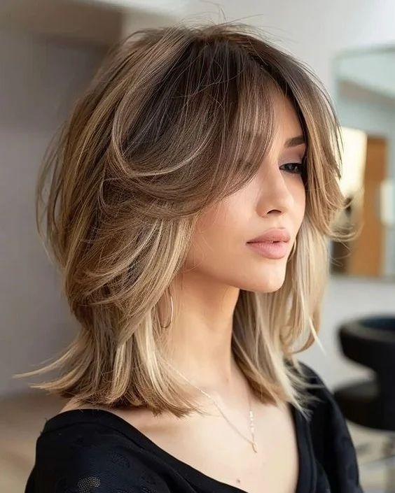 30 Collarbone Lob Haircuts for an Effortlessly Chic Look