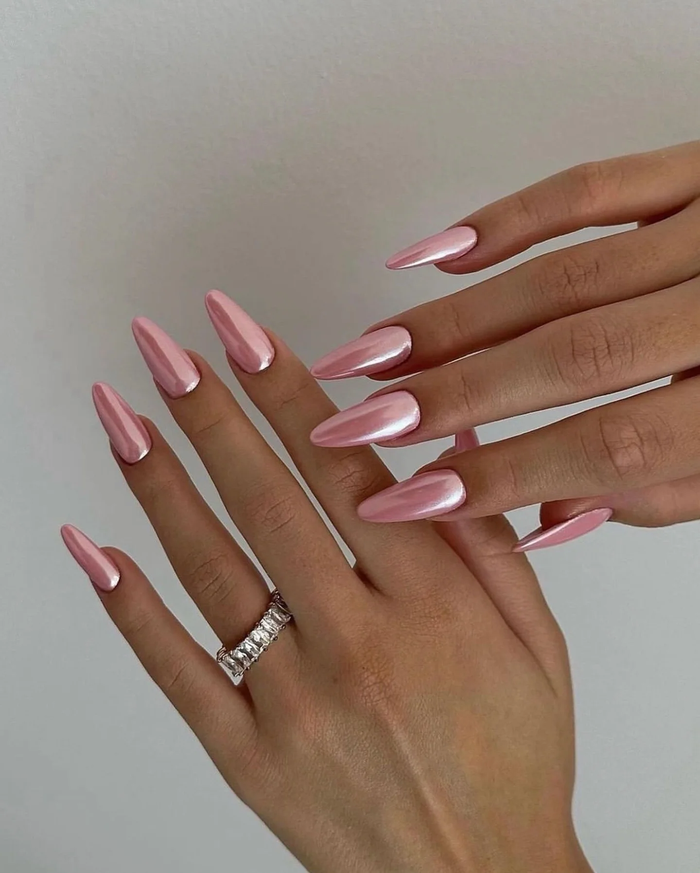 21 Pearl Powder Nails for a Chic and Elegant Manicure