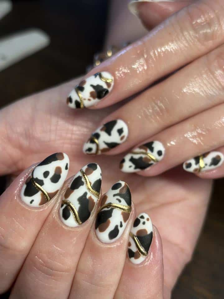 Cow Print With Gold Foil Accents Matte Black and White Cow Print with Gold Foil Cow Print With Gold Foil Accents Matte Black and White Cow Print with Gold Foil — Cow Print Nails