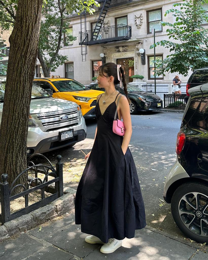 Casual Black Maxi Dress with Pink Accents — New York Outfits