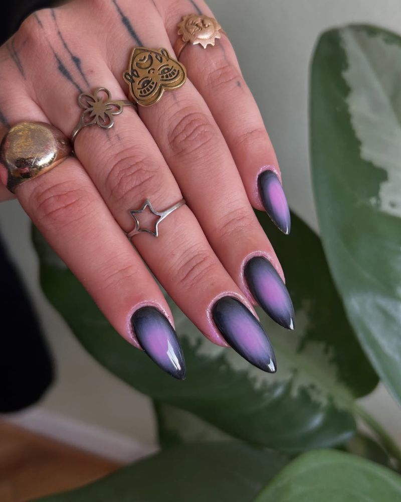 Matte Subtle Shimmer Light Purple White Swirl Medium Oval Nails Matte Subtle Shimmer Light Purple White Swirl Medium Oval Nails — Purple Nails