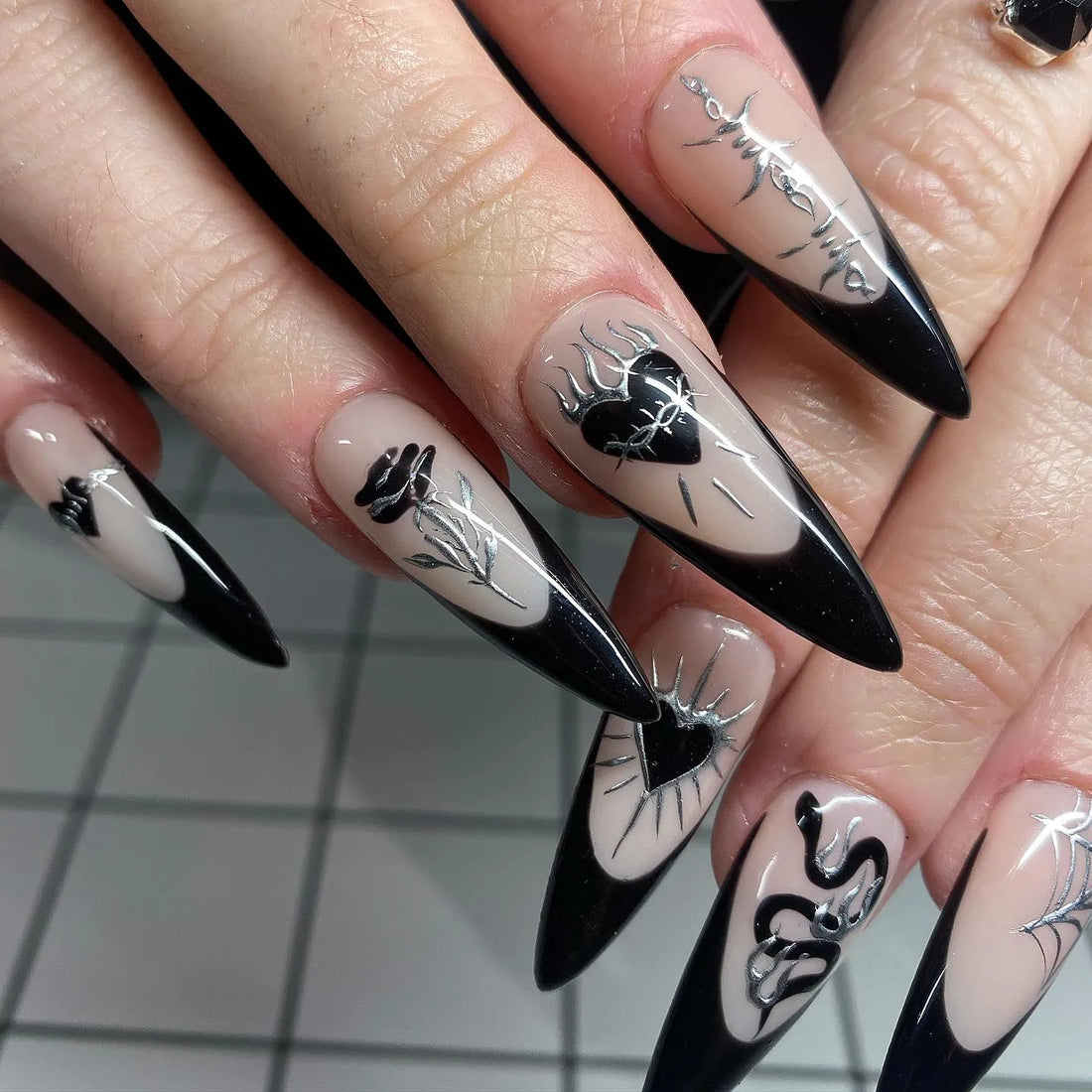 Gothic Romance Visual Idea Gothic Romance Visual Idea — Goth Nails