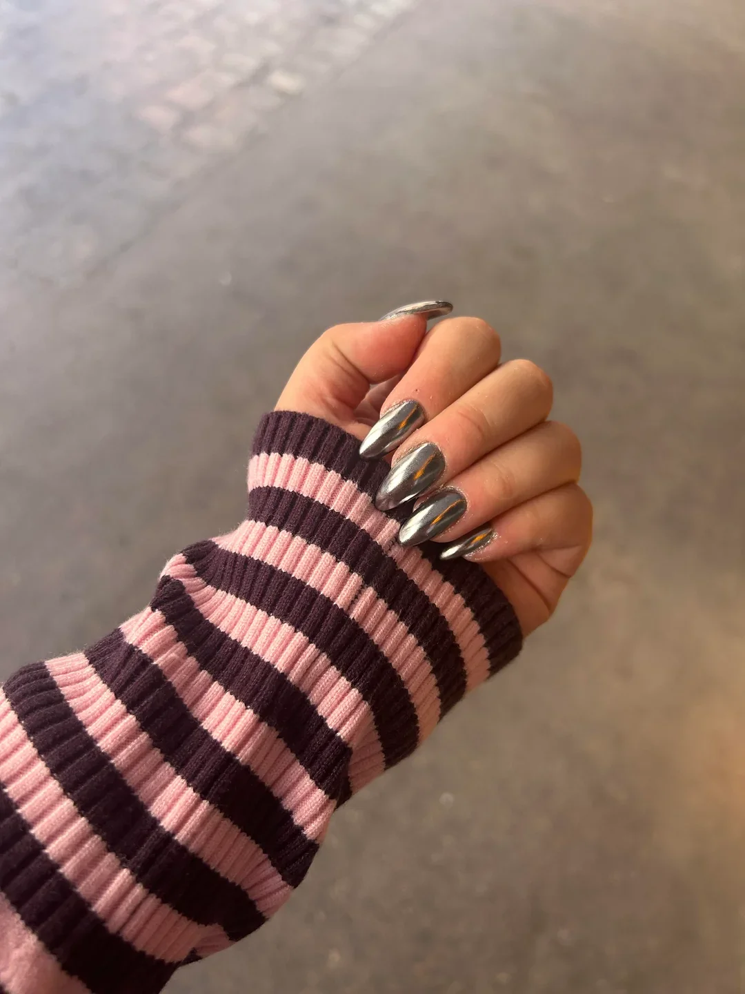 23 Chrome Nails For Modern Elegant Manicure Looks