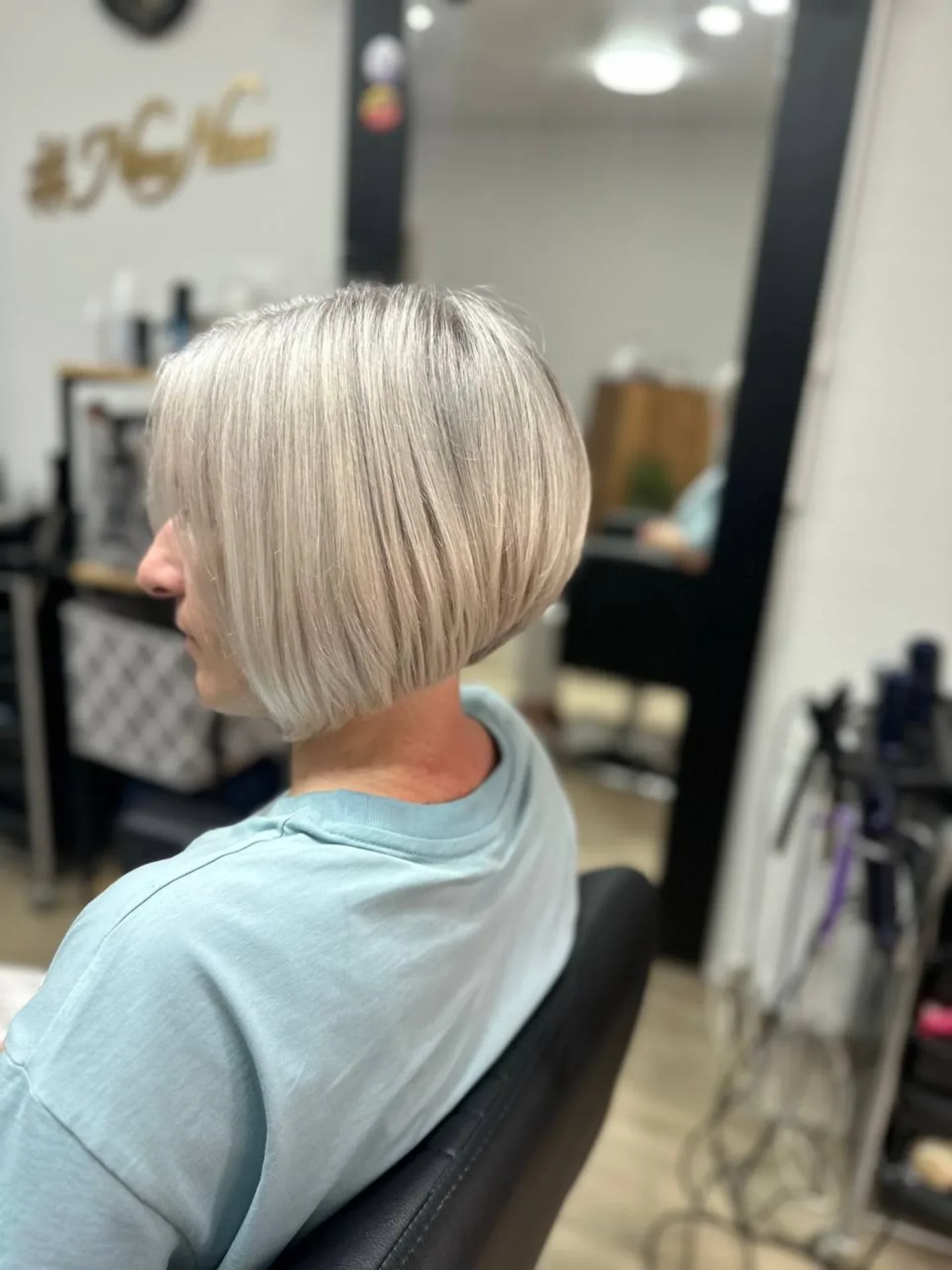 27 Stacked Angled Bob Haircuts for Modern Women