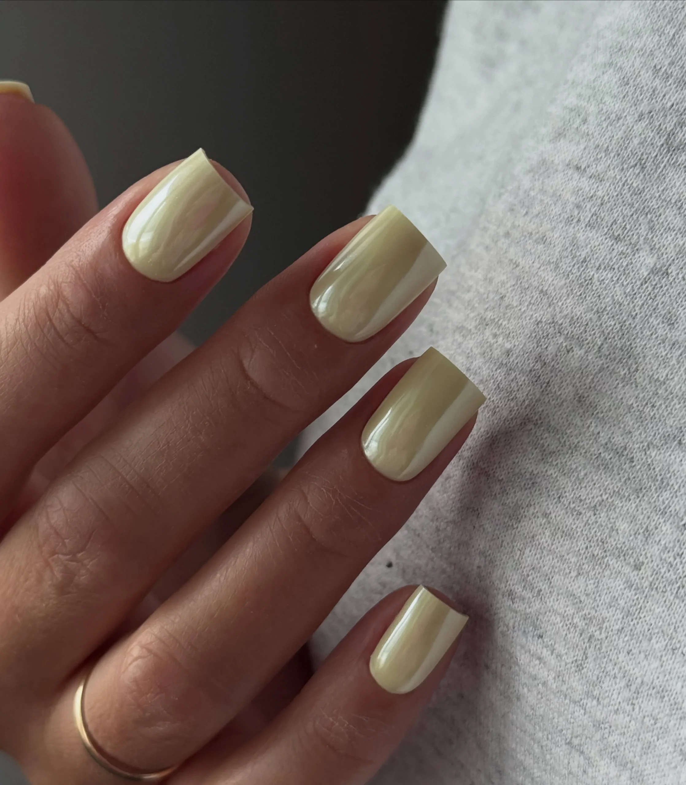21 Pearl Powder Nails for a Chic and Elegant Manicure