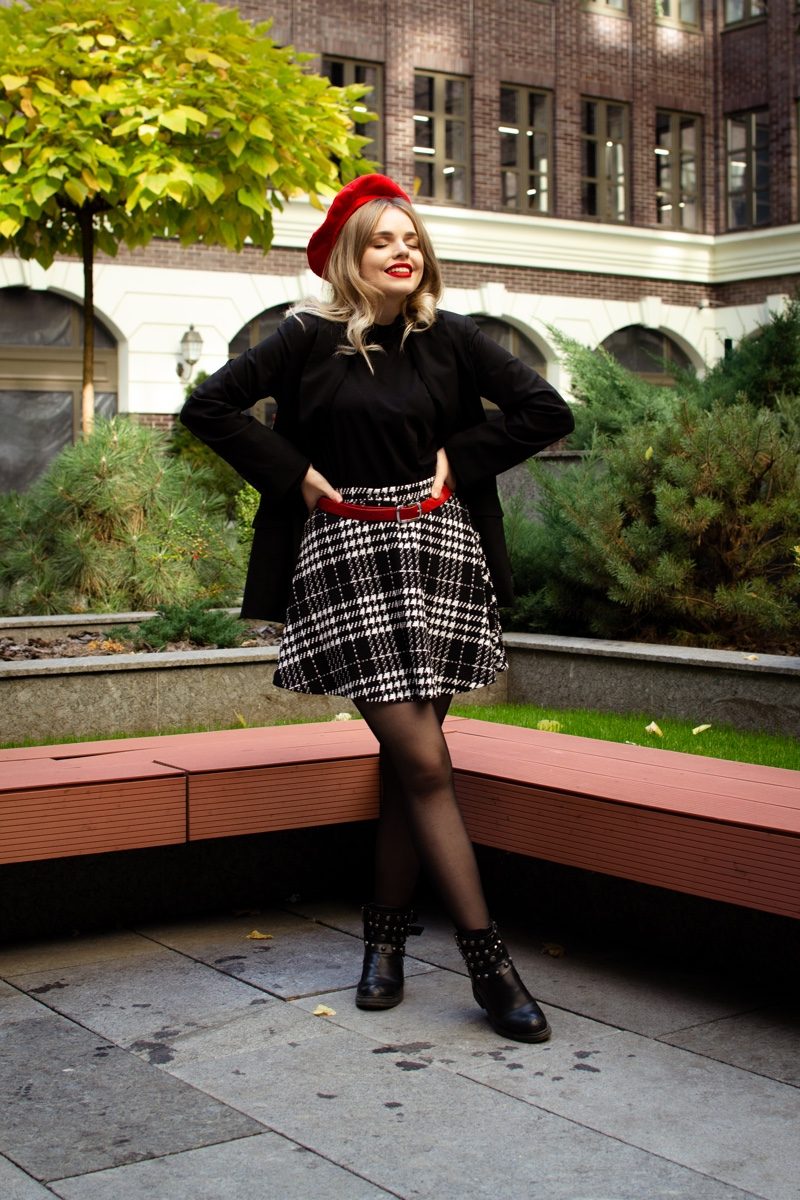 Checked Mini Skirt with Blazer, Beret, and Ankle Boots Checked Mini Skirt with Blazer, Beret, and Ankle Boots — Preppy Outfits