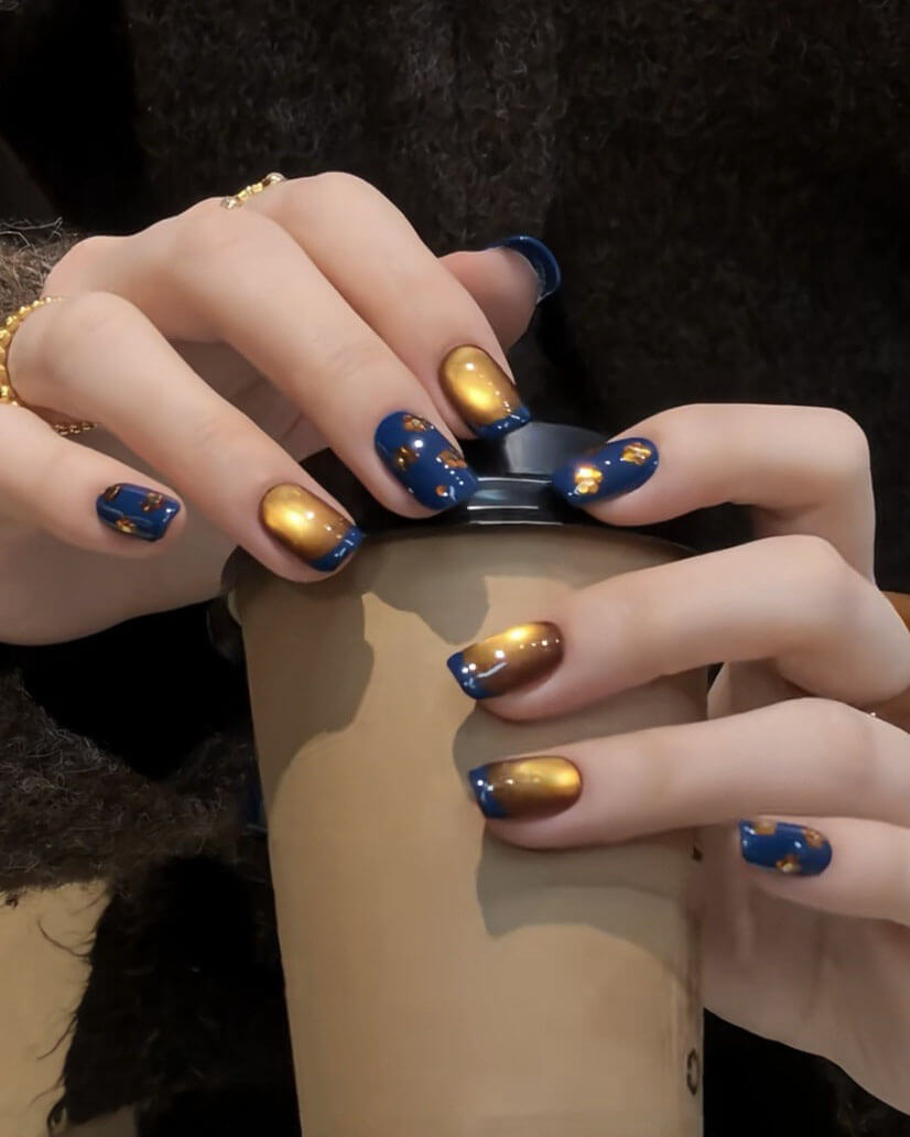 Captivating Navy Blue Cat-Eye — Medium Nails