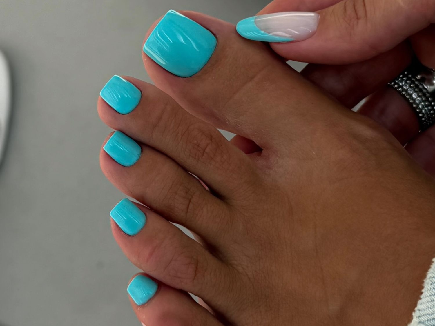 Vibrant Bright Turquoise Glossy Square Toenails Vibrant Bright Turquoise Glossy Square Toenails — Toe Nails