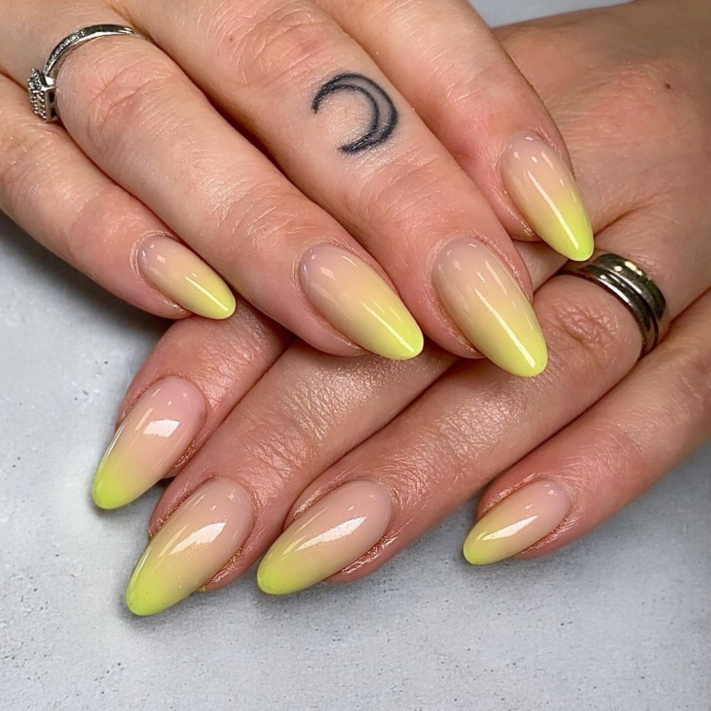 Nude to White Glossy Stiletto Ombre Nude to White Glossy Stiletto Ombre — Ombre Nails