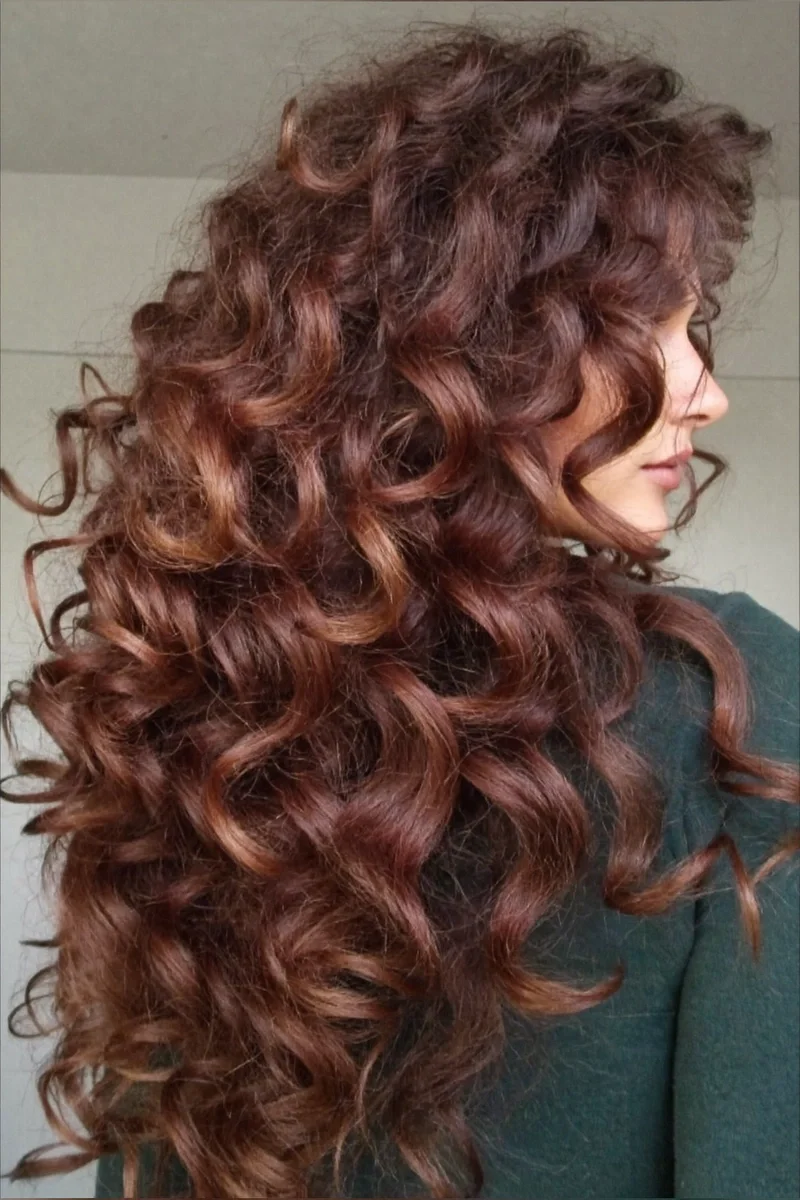 27 Long Wavy Hairstyles with Layers to Try in 2026