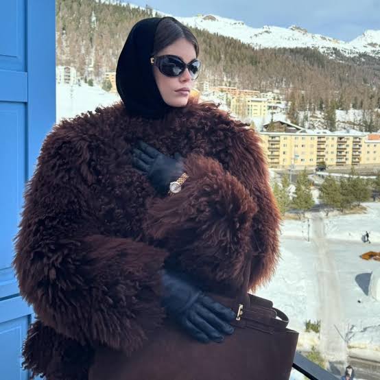 Textured Brown Coat with Black Gloves Textured Brown Coat with Black Gloves — Mob Wife Outfits