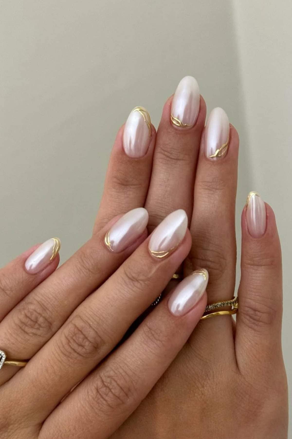 Medium Oval Pearlescent Floral Pearls — Wedding Nails