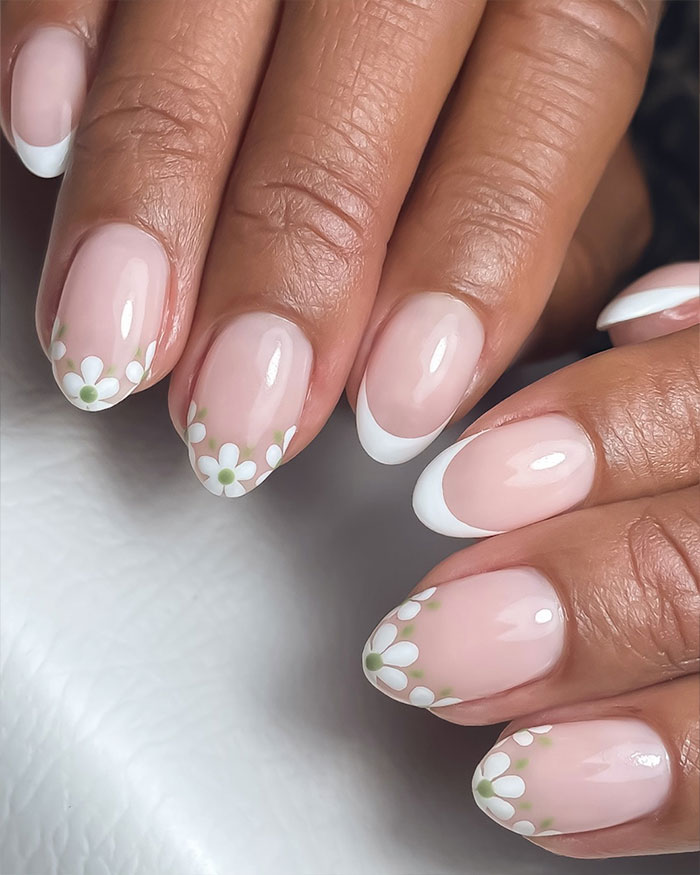 Short Oval Daisy French Tip Short Oval Daisy French Tip — Nurse Nails