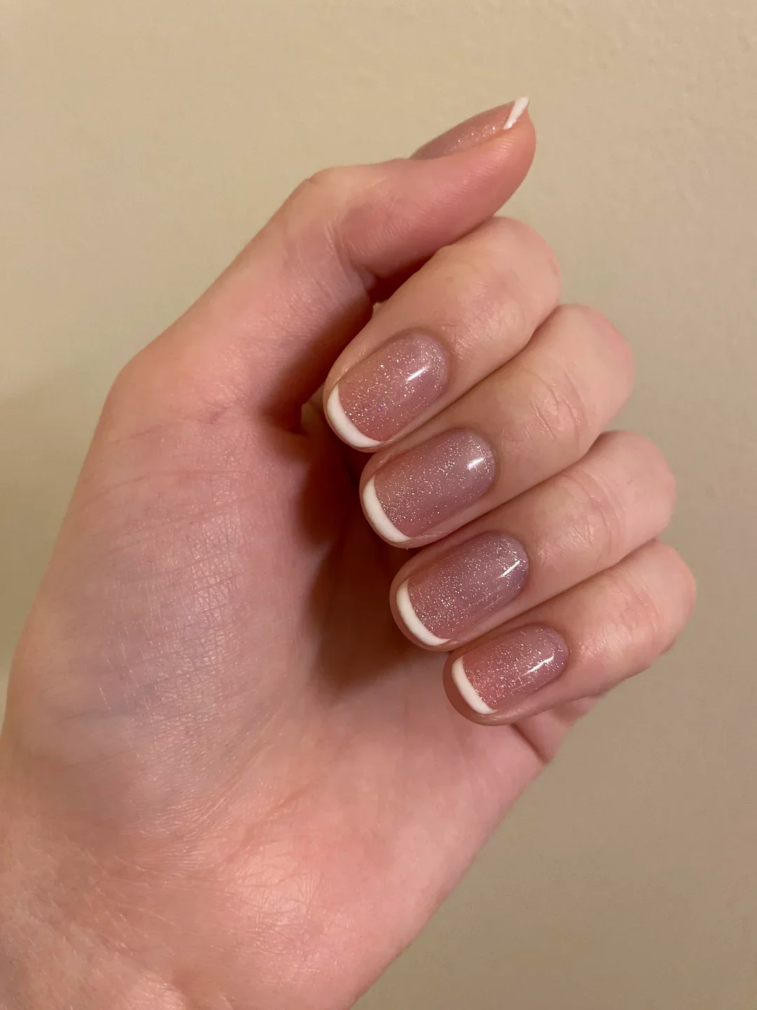 23 Short Glossy Nails For Natural Beauty Trends