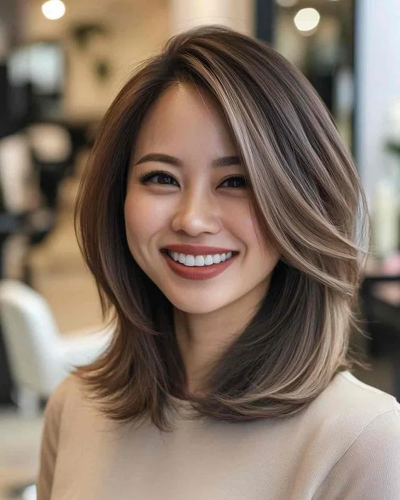 30 Collarbone Lob Haircuts for an Effortlessly Chic Look