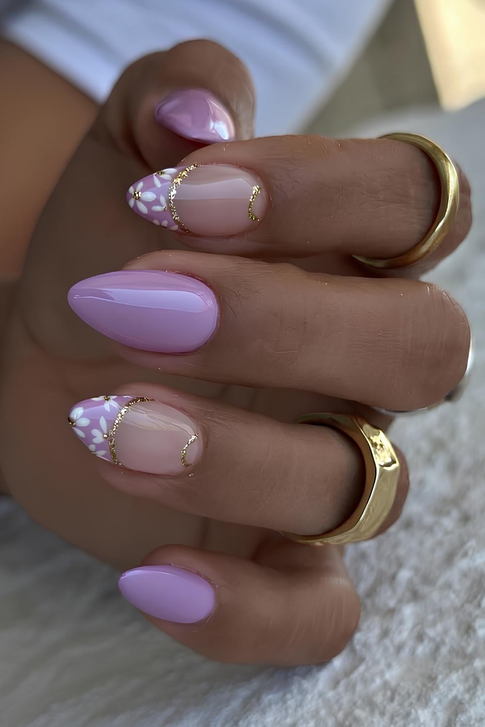 Light Purple Floral Gold Accent Medium Almond Nails Light Purple Floral Gold Accent Medium Almond Nails — Purple Nails