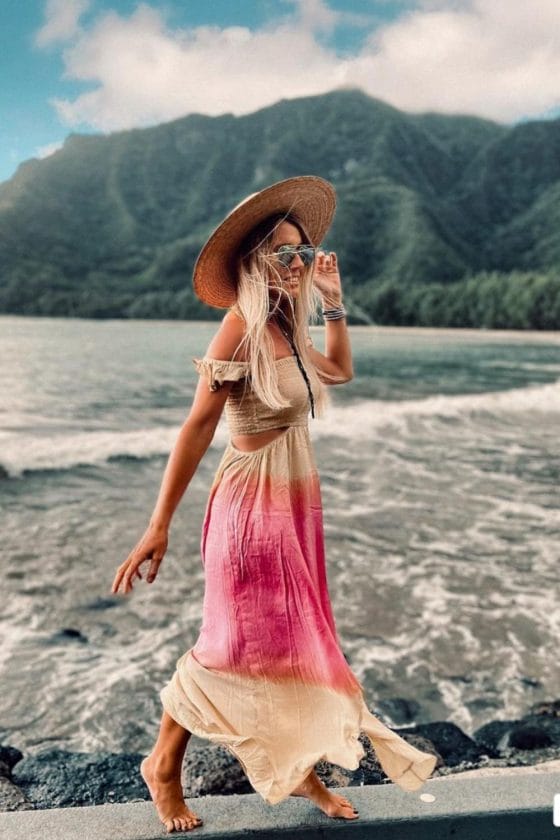 Ombre Maxi Dress with Straw Hat for Beachside Elegance — Hawaii Outfits