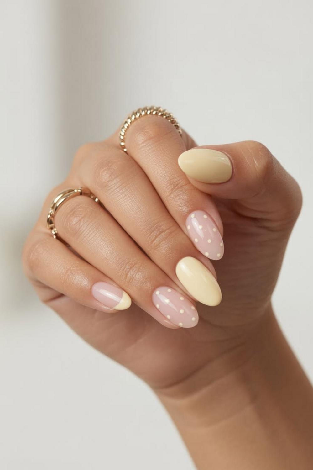 Glossy Visual Idea Glossy Visual Idea — Almond Nails