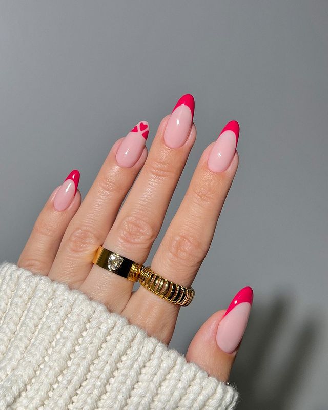 Medium Almond Pink French With Single Heart Medium Almond Pink French With Single Heart — Heart Nails
