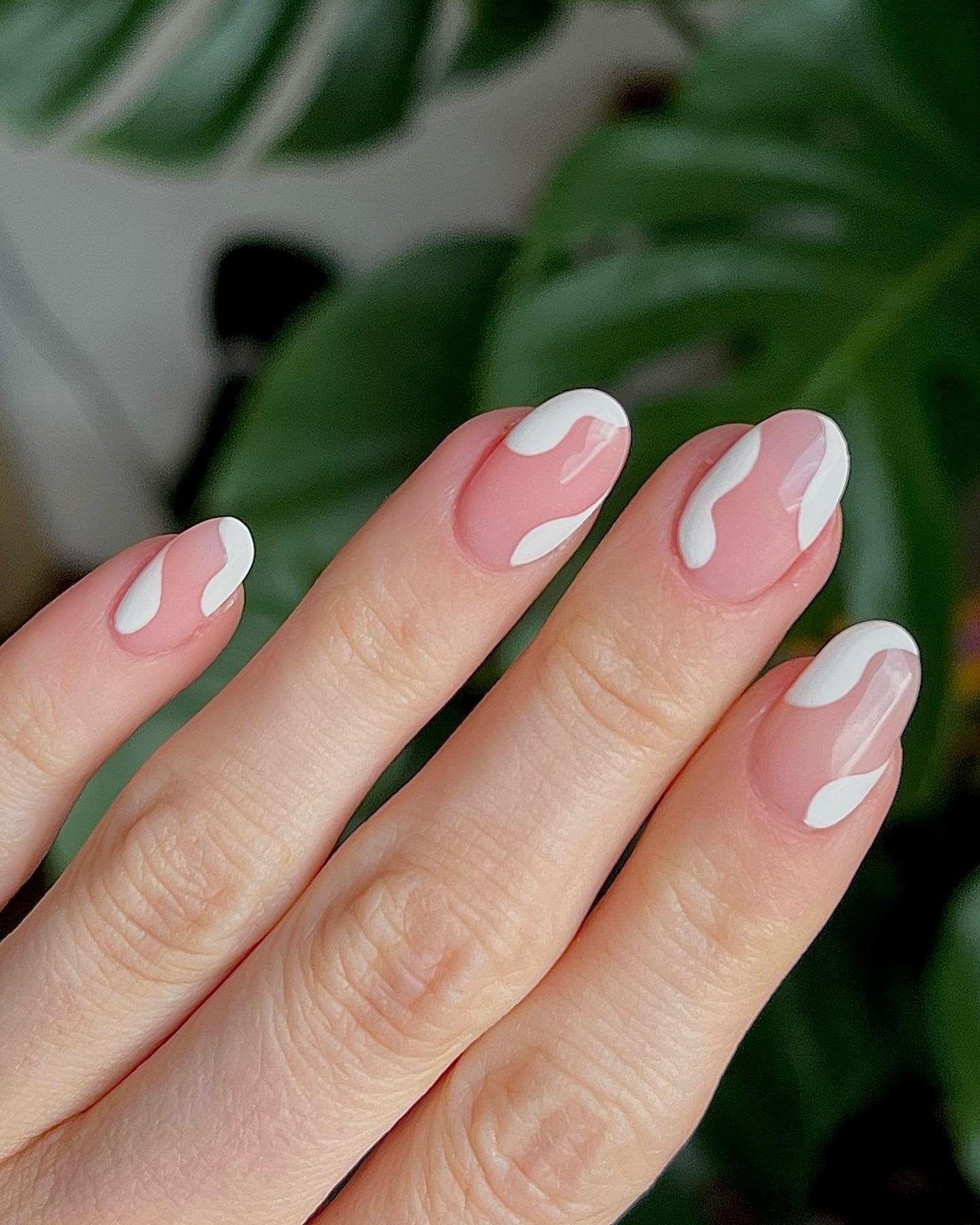 Abstract White Shapes on Pink Abstract White Shapes on Pink — Swirl Nails