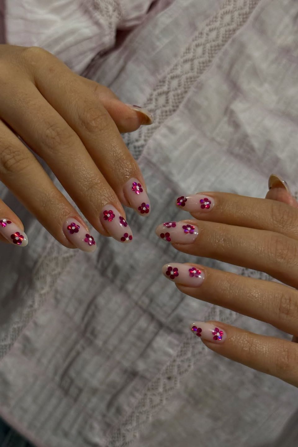 Sparkling Floral Sequin Nails Sparkling Floral Sequin Nails — Y2K Nails