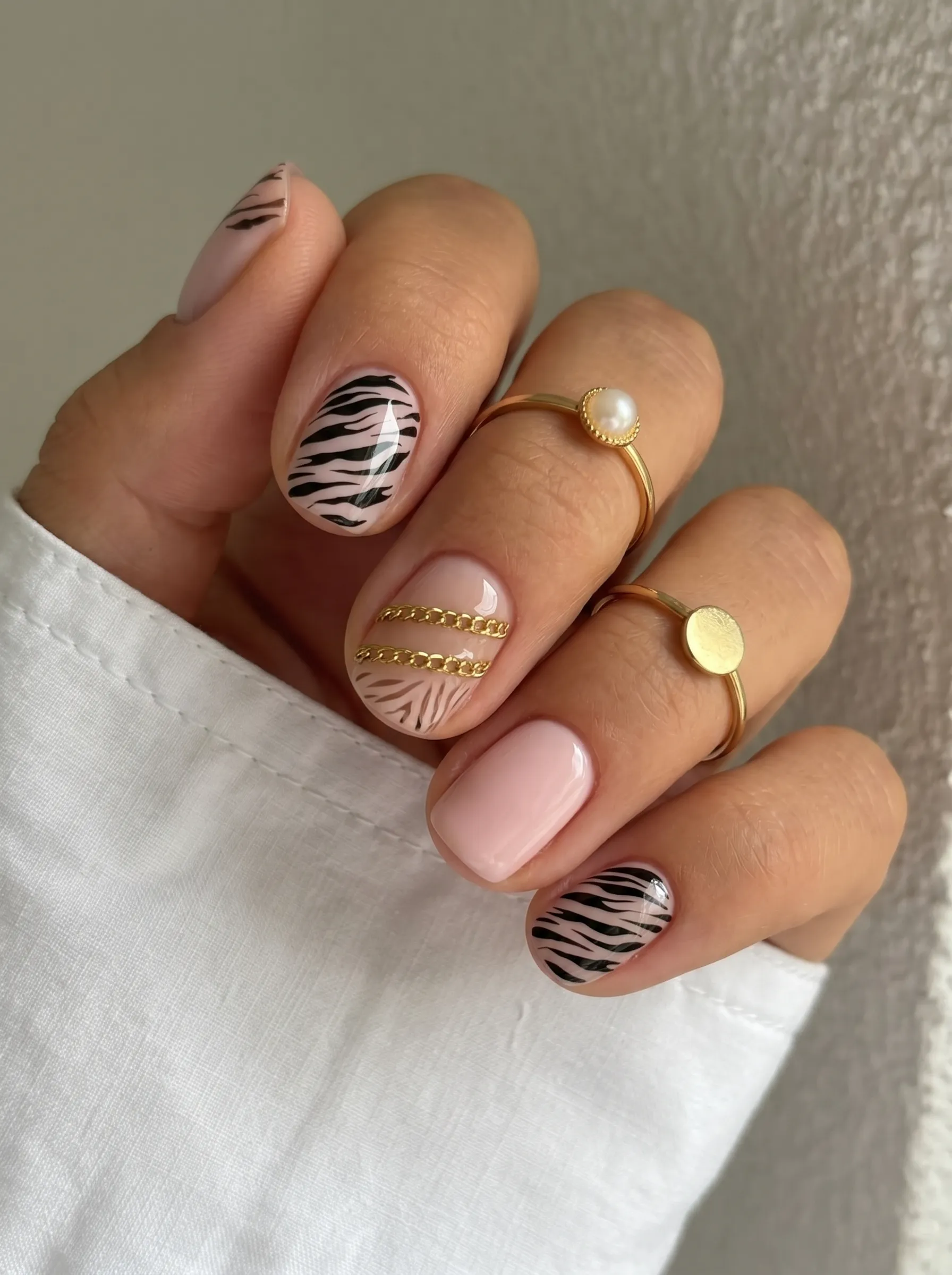 Fashionable Edgy Visual Idea — Classy Nails