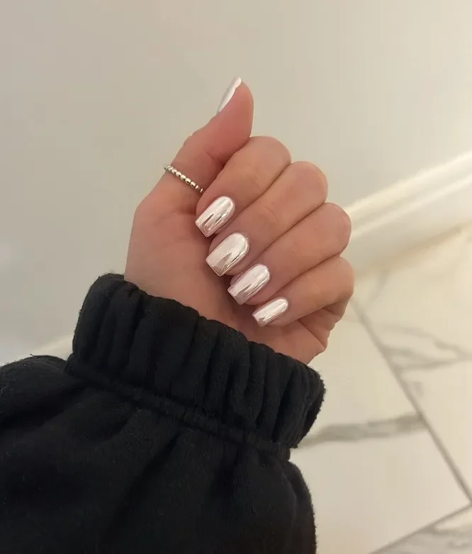 23 Chrome Nails For Modern Elegant Manicure Looks