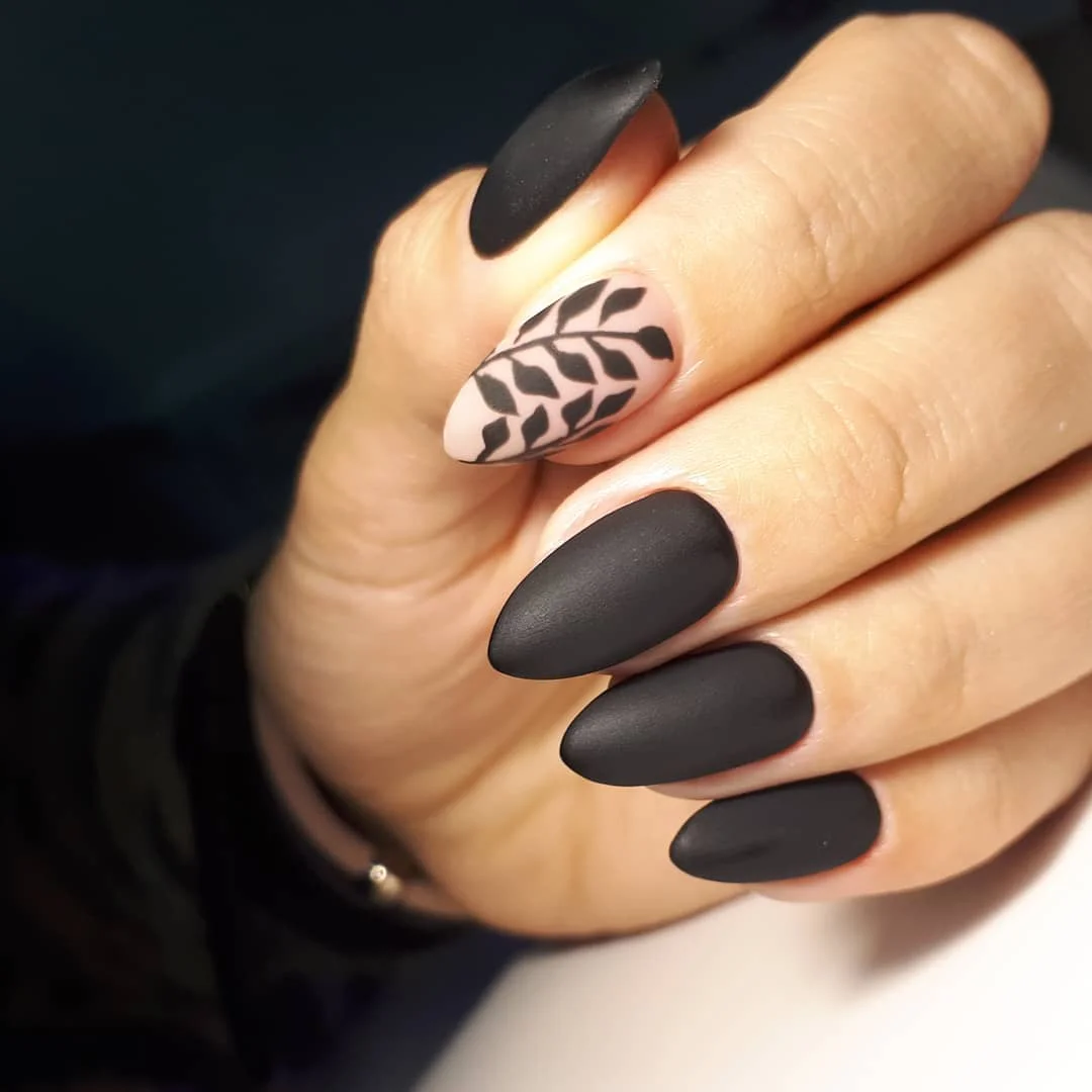 25 Chic Nail Color Ideas For Women for Effortless Everyday Style