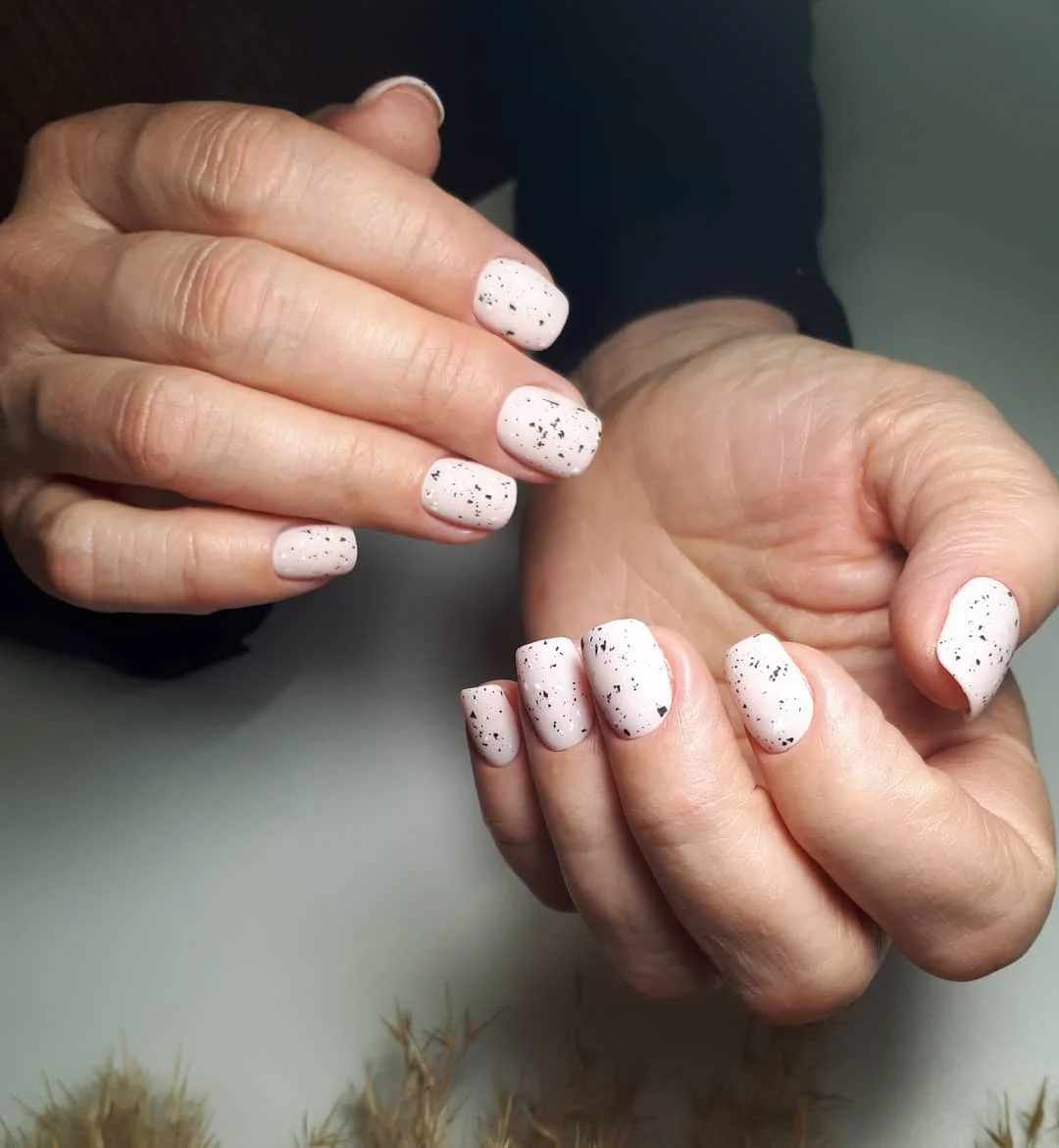 30 Elegant Milky Oval Nails With a Glossy Shine for a Timeless, Feminine Manicure Look