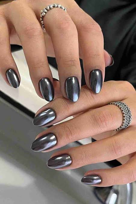 Deep Metallic Grey Chrome Almond Nails Deep Metallic Grey Chrome Almond Nails — Gray Nails