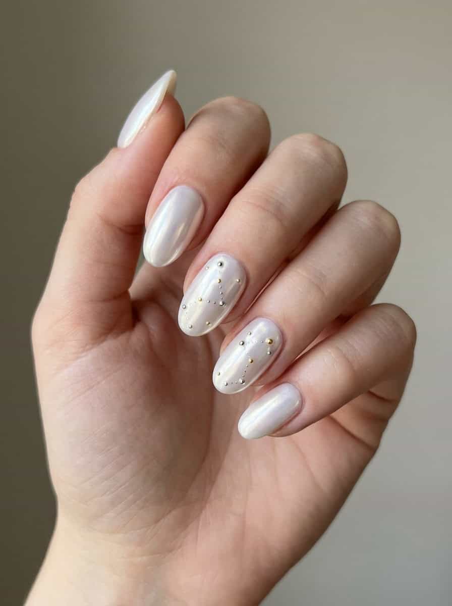 Constellation Dot Art Chrome Constellation Dot Art Chrome — White Chrome Nails