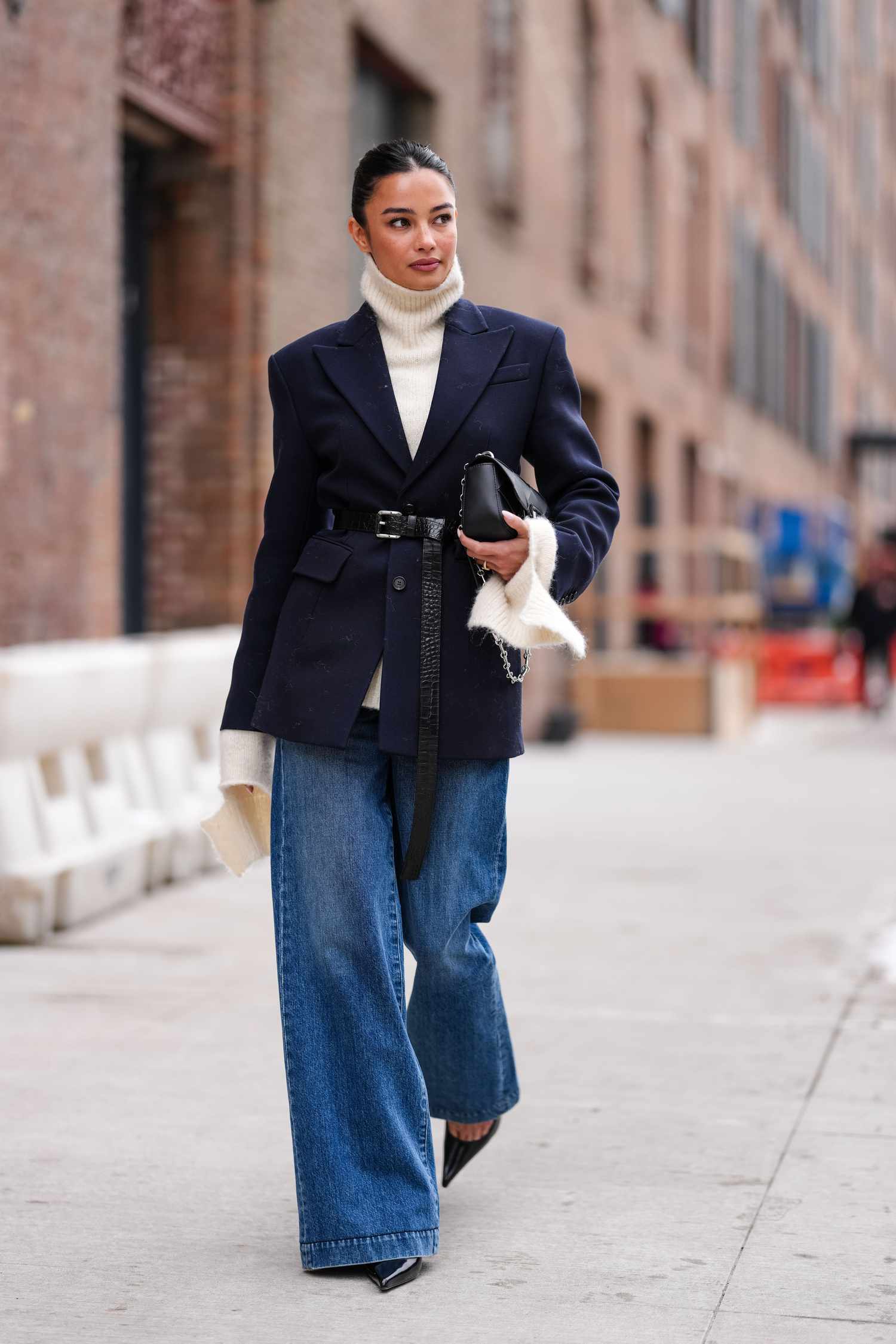 Navy Blazer and Turtleneck: Smart Casual Lazy Day Style Navy Blazer and Turtleneck: Smart Casual Lazy Day Style — Lazy Day Outfits