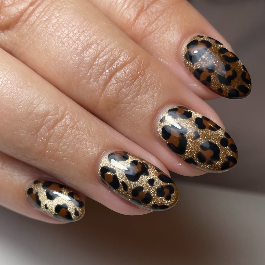 Glitter Leopard Print Oval Nails Glitter Leopard Print Oval Nails — Leopard Print Nails